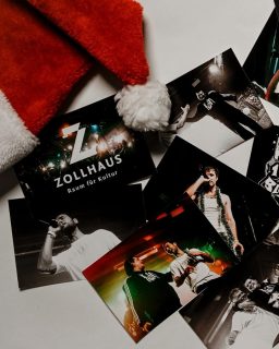 Heimspiel der @102boyz im @kulturzentrum_zollhaus_leer bei ihrer Weihnachtsshow 2023 🌨️
AZ Media Gate durfte das Konzert mit ein paar Fotos zusätzlich begleiten 📸
Außerdem dabei: Unsere kleine, aber feine Canon Legria FS306 📹
Was man nicht noch alles aus einem Camcorder von 2010 herausholen kann 🪄
_________________________________
#konzertfotografie #concertphotography #konzert #concert #livemusic #live #musicphotography #music #konzertfoto #camcorder #canon #sony #video #concertvideography