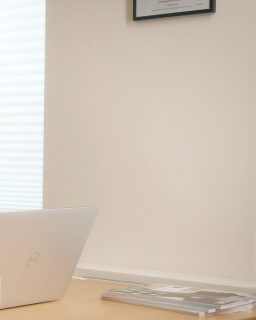 Mit maßgeschneiderten Hochkant-Videos bringen wir euren Account auf die nächste Stufe.📱
Vor kurzem haben wir durch einen Social Media Clip einen kurzen Einblick in die Arbeit von @mario_bornhalm geben dürfen. 🎥
Einen Tag lang waren wir bei ihm zu Gast und haben dort einen Social Media Clip gedreht und zusätzlich noch einige Bilder geschossen. 📸
Den ganzen Clip findet ihr auf seinem Account: @mario_bornhalm 📺
Wir bedanken uns für sein Vertrauen!