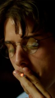 „bis gestern.“ - Kurzfilm (2022) 🎥
Ein junger Wissenschaftler startet ein Experiment, um zu beweisen, dass Zeitreisen möglich sind: Er schreibt eine Einladung in die Zukunft. Für seine möglichen Gäste bereitet er alles standesgemäß vor, doch wird am Ende jemand erscheinen?
Der Film wurde von einem Experiment von Stephen Hawking inspiriert und von den Filmemachern Aaron Malmsheimer, Max Gies & Zoran Alexander Garic mit freundlicher Unterstützung von Sarah Elsbroek gedreht.
Den Film gibt es auf YouTube auf unserem Channel zu sehen! 🍿
https://www.youtube.com/watch?v=Yz0gzsuEQV0